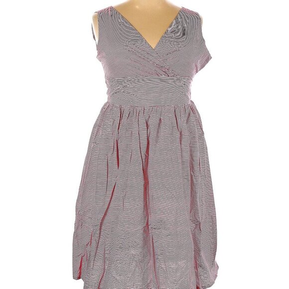 Banned Retro Front Row Red Candy Stripe - Picture 1 of 3